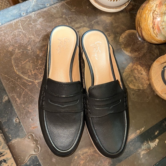 Crown Vintage Mules - Picture 3 of 5